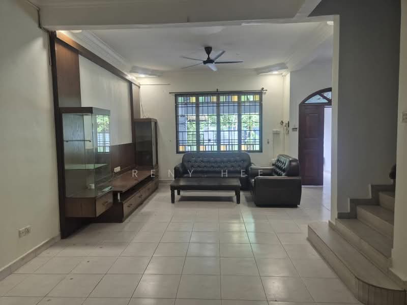 Rumah Teres 2 Tingkat untuk Disewa di Taman Redang (Johor Bahru) - Reny Hee - Living Room - PropertyGuru.com.my