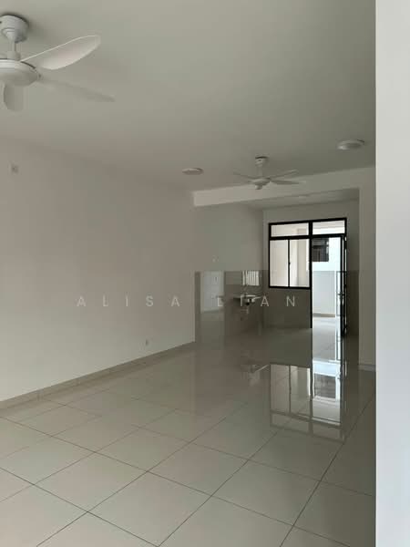 Rumah Teres 2 Tingkat untuk Disewa di Johor Bahru (Johor) - Alisa Liang - Living Room - PropertyGuru.com.my