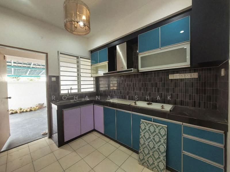 Terraced House for Sale in Sungai Buloh (Selangor) - Rohana Ishak - Kitchen - PropertyGuru.com.my