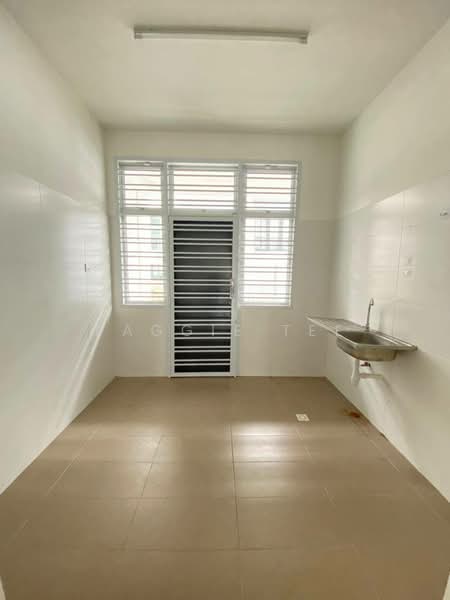 Rumah Teres 2 Tingkat untuk Dijual di Taman Mutiara Rini (Skudai) - Paggie Tee - Kitchen - PropertyGuru.com.my