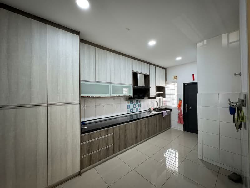 2-storey Terraced House for Sale in Bandar Rimbayu (Telok Panglima Garang) - Miki You - Kitchen - PropertyGuru.com.my