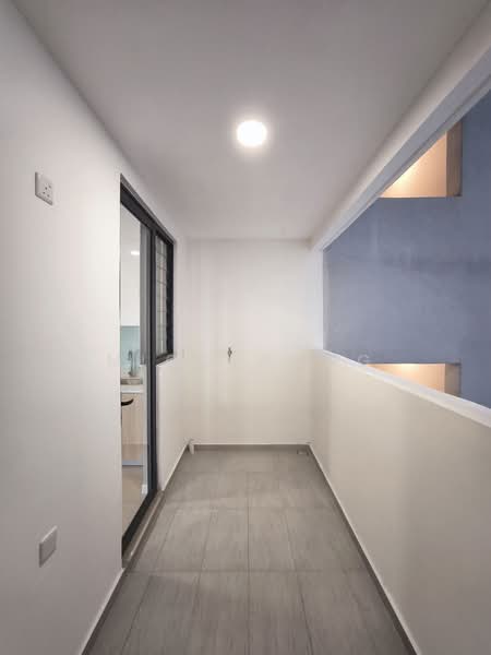 Servis Apartment untuk Disewa di Sunway Belfield - Mico Wong - Balcony - PropertyGuru.com.my