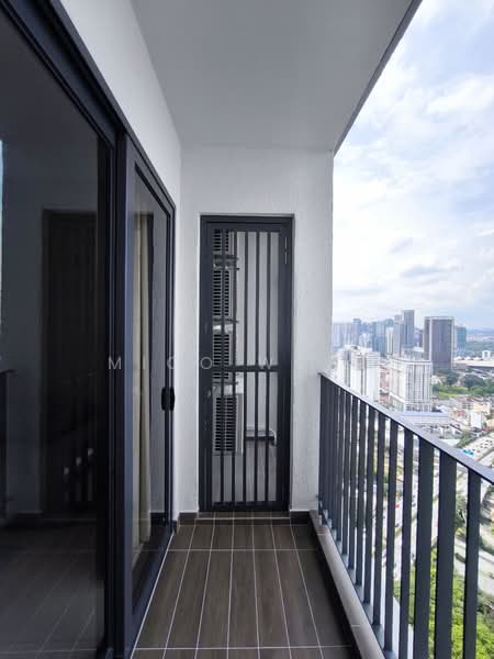 Servis Apartment untuk Disewa di Sunway Belfield - Mico Wong - Balcony - PropertyGuru.com.my