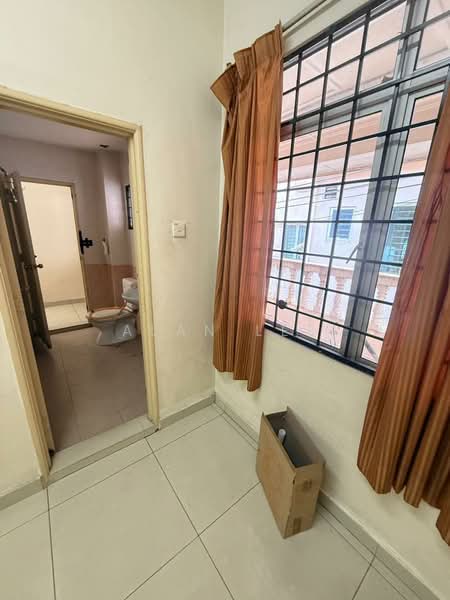 Rumah Teres 2.5 Tingkat untuk Dijual di Taman Bukit Serdang (Seri Kembangan) - Alan Lee - Bathroom - PropertyGuru.com.my