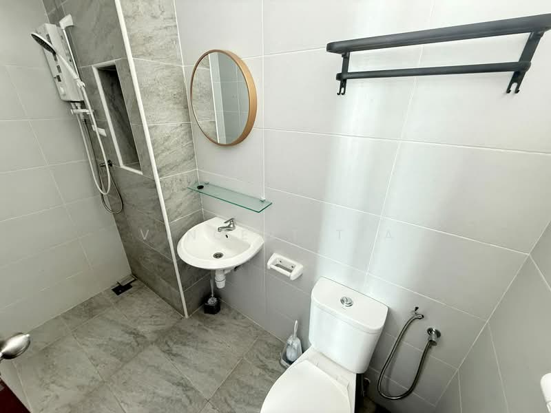 Apartment for Rent at KSL Residence 2 @ Kangkar Tebrau - Vincent Tea - Bathroom - PropertyGuru.com.my