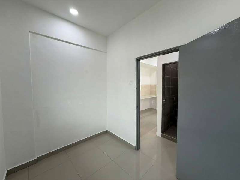 Rumah Flat untuk Dijual di Taman Pontian Utama - Kasper Lee - Interior - PropertyGuru.com.my