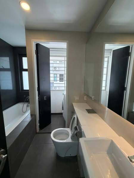 Servis Apartment untuk Disewa di Setia Sky 88 - Reny Hee - Bathroom - PropertyGuru.com.my