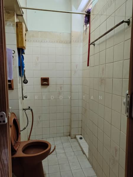 Pangsapuri untuk Disewa di Melati Apartments - Freddy Tan - Bathroom - PropertyGuru.com.my