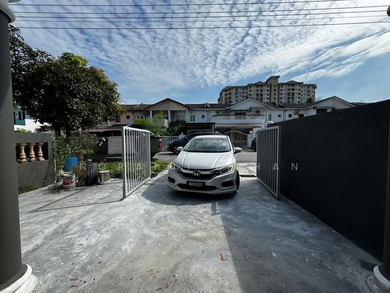 Rumah Teres 2 Tingkat untuk Dijual di Taman Jasmin (Kajang) - Noraini Dahan - Exterior - PropertyGuru.com.my