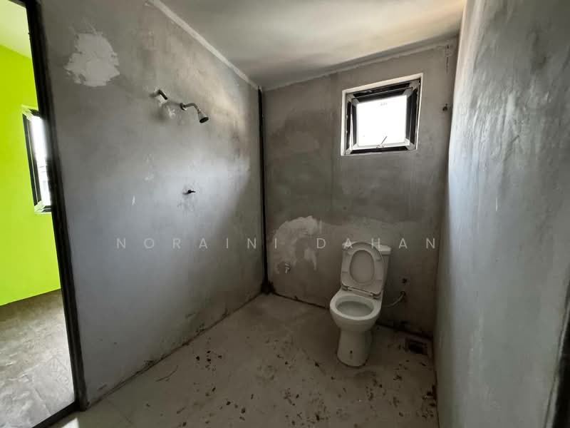 Rumah Teres 2 Tingkat untuk Dijual di Taman Jasmin (Kajang) - Noraini Dahan - Bathroom - PropertyGuru.com.my