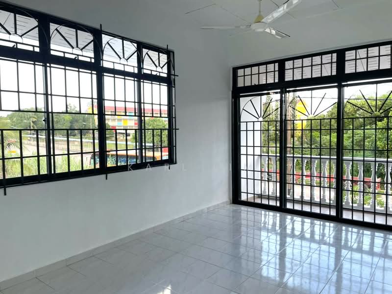 Rumah Teres 2 Tingkat untuk Dijual di Taman Johor Jaya (Johor Bahru) - Karl Lim - Living Room - PropertyGuru.com.my
