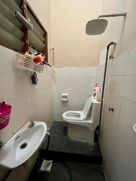 Rumah Teres 2 Tingkat untuk Dijual di Taman Bukit Permai (Cheras) - Kelly Chua - Bathroom - PropertyGuru.com.my