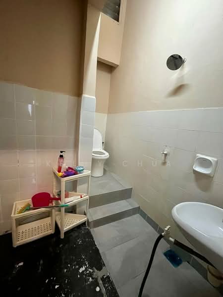 Rumah Teres 2 Tingkat untuk Dijual di Taman Bukit Permai (Cheras) - Kelly Chua - Bathroom - PropertyGuru.com.my