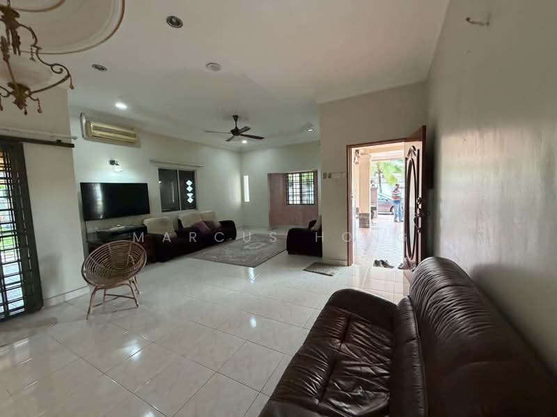 Bungalow for Sale in Taman Sri Pulai 2 (Sikamat) - Marcus Hong - Living Room - PropertyGuru.com.my