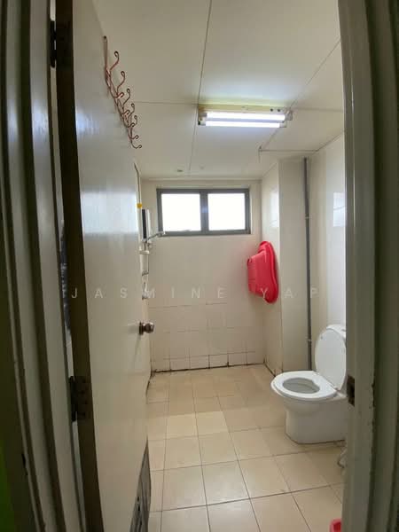 Servis Apartment untuk Dijual di D'Alamanda - Jasmine Yap - Bathroom - PropertyGuru.com.my