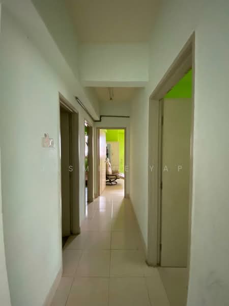 Servis Apartment untuk Dijual di D'Alamanda - Jasmine Yap - Corridor - PropertyGuru.com.my