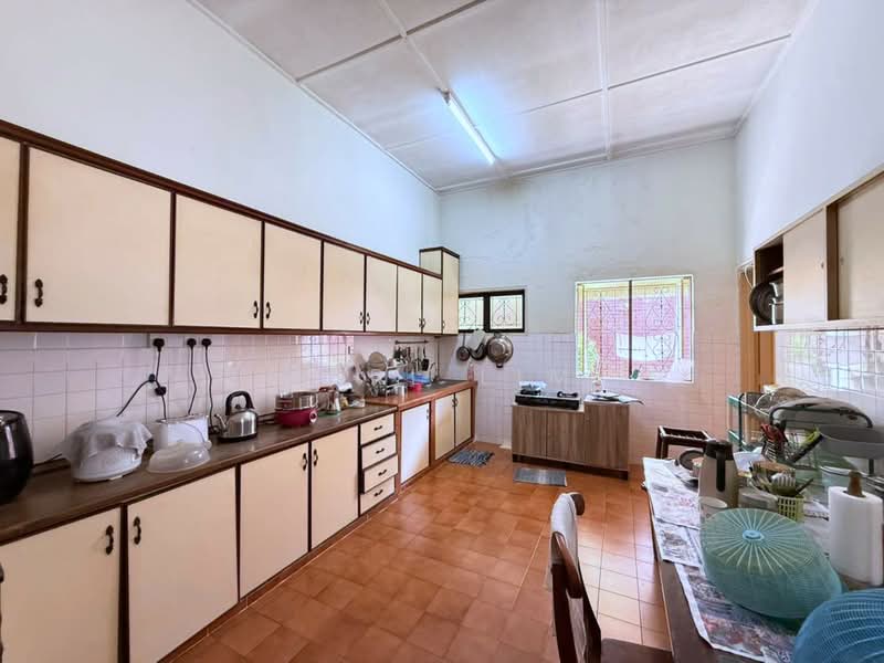 Bungalow for Sale in Taman Kebun Teh (Johor Bahru) - Karl Lim - Kitchen - PropertyGuru.com.my