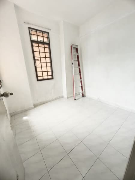 Kondominium untuk Disewa di Azuria Condominium - Weng Sern - Interior - PropertyGuru.com.my