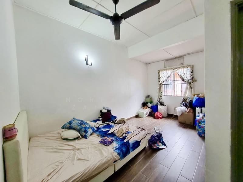 Rumah Teres 2 Tingkat untuk Dijual di TTDI Jaya (Shah Alam) - NORFADILAH ZAINUDDIN - Bedroom - PropertyGuru.com.my