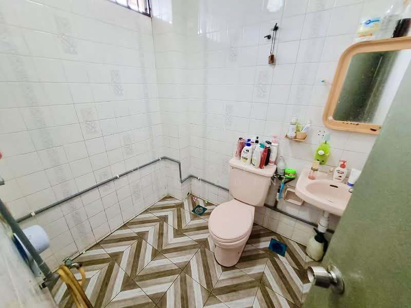Rumah Teres 2 Tingkat untuk Dijual di TTDI Jaya (Shah Alam) - NORFADILAH ZAINUDDIN - Bathroom - PropertyGuru.com.my
