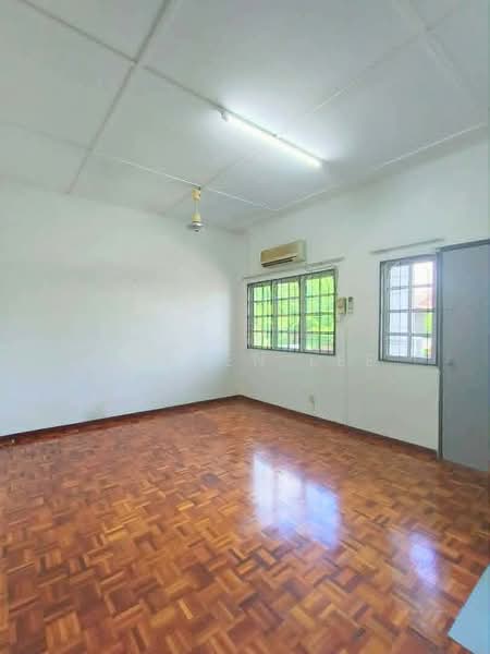 Rumah Teres 2 Tingkat untuk Disewa di BANDAR PUCHONG JAYA (Puchong) - Jayden Lee - Living Room - PropertyGuru.com.my