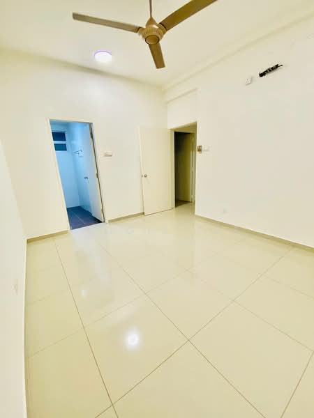 Condominium for Sale at Fairway Suites - Paggie Tee - Interior - PropertyGuru.com.my