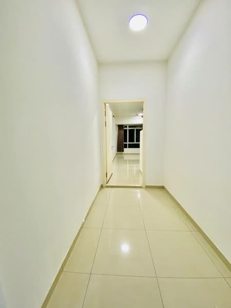 Condominium for Sale at Fairway Suites - Paggie Tee - Corridor - PropertyGuru.com.my