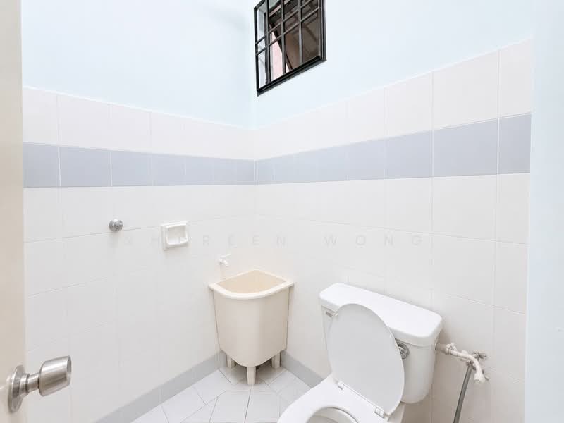 Rumah Teres 2 Tingkat untuk Dijual di Permas Jaya (Johor) - Shereen Wong - Bathroom - PropertyGuru.com.my