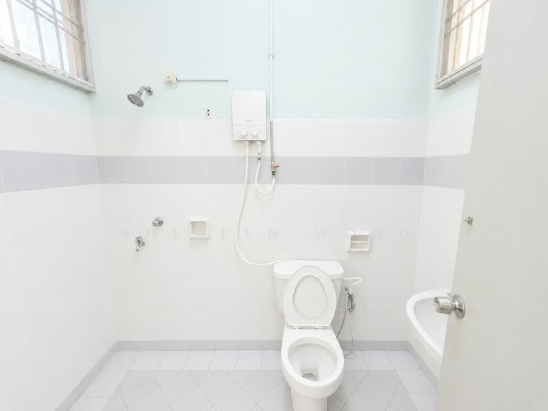 Rumah Teres 2 Tingkat untuk Dijual di Permas Jaya (Johor) - Shereen Wong - Bathroom - PropertyGuru.com.my