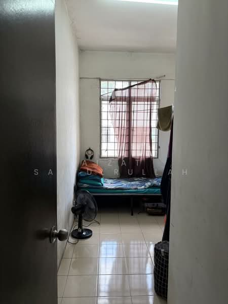 Rumah Flat untuk Dijual di Pangsapuri Villamas - Aizat Saifulrullah - Bedroom - PropertyGuru.com.my