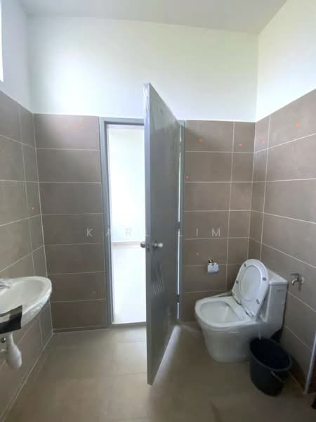 2-storey Terraced House for Sale in Taman Ponderosa (Johor Bahru) - Karl Lim - Bathroom - PropertyGuru.com.my