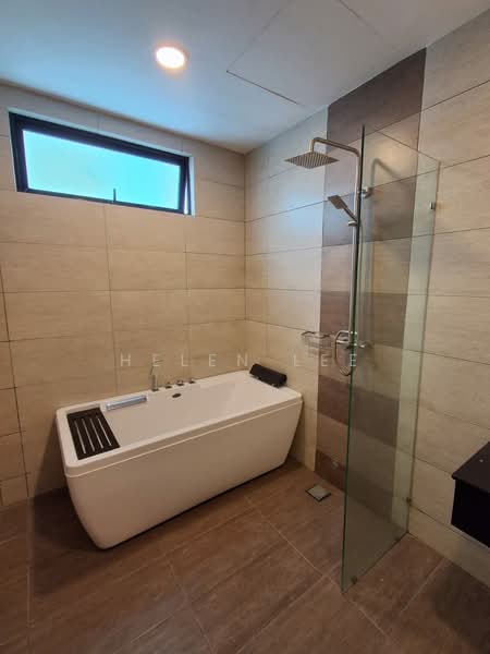 Servis Apartment untuk Dijual di Molek Regency - Helen Lee - Bathroom - PropertyGuru.com.my