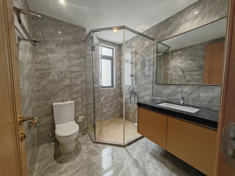 Servis Apartment untuk Dijual di R&F Princess Cove Phase 1 - Jack Wong - Bathroom - PropertyGuru.com.my
