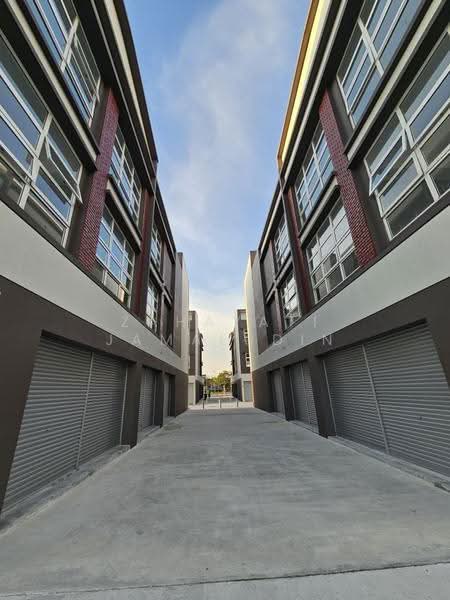 Shop / Office untuk Disewa di Shah Alam (Selangor) - Zahayati Jamaludin - Exterior - PropertyGuru.com.my