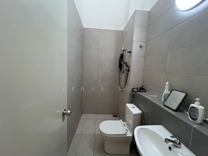 Rumah Teres 2 Tingkat untuk Disewa di Telok Panglima Garang (Selangor) - Venus Sim - Bathroom - PropertyGuru.com.my