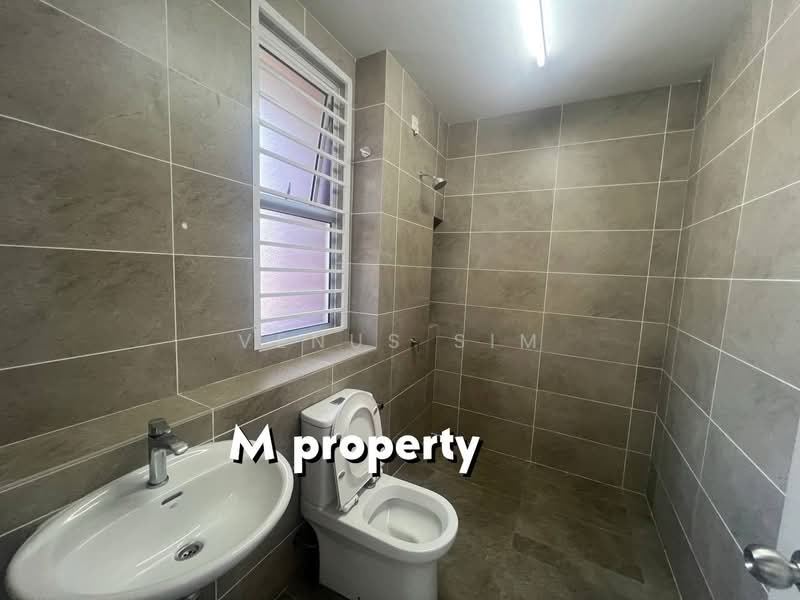 Rumah Teres 2 Tingkat untuk Disewa di Bandar Rimbayu (Telok Panglima Garang) - Venus Sim - Bathroom - PropertyGuru.com.my