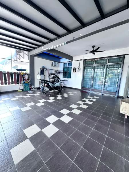 Rumah Teres 2 Tingkat untuk Dijual di Taman Nusa Bestari (Iskandar Puteri (Nusajaya)) - Karl Lim - Car Park - PropertyGuru.com.my