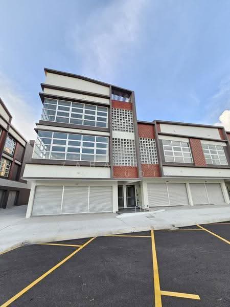 Shop / Office untuk Dijual di Shah Alam (Selangor) - Zahayati Jamaludin - Exterior - PropertyGuru.com.my