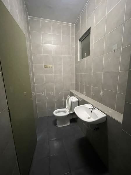 Pangsapuri untuk Disewa di Idaman Abadi - Tommy Wong Phang - Bathroom - PropertyGuru.com.my