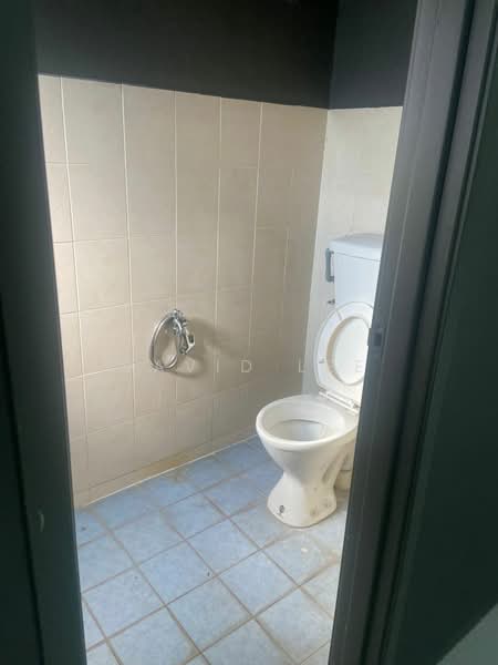Terrace Factory for Rent in Bukit Angkat Industrial Park (Kajang) - David Lee - Bathroom - PropertyGuru.com.my