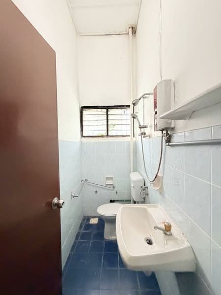 Terraced House for Sale in Ampang Jaya (Ampang) - Shafiq Muttalib - Bathroom - PropertyGuru.com.my