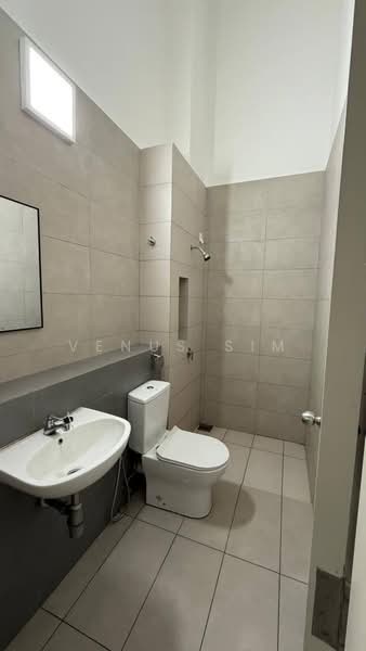 Rumah Teres 2 Tingkat untuk Disewa di Telok Panglima Garang (Selangor) - Venus Sim - Bathroom - PropertyGuru.com.my
