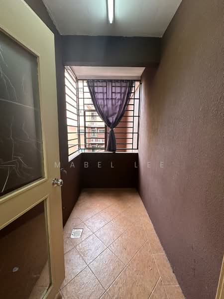 Pangsapuri untuk Dijual di Larkin Residence (Phase One) - Mabel Lee - Balcony - PropertyGuru.com.my