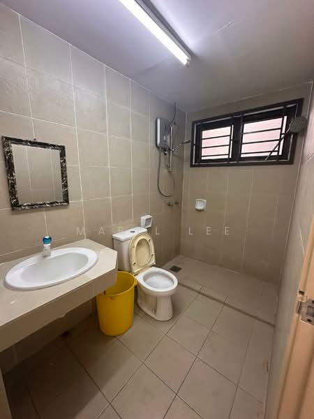 Pangsapuri untuk Dijual di Larkin Residence (Phase One) - Mabel Lee - Bathroom - PropertyGuru.com.my