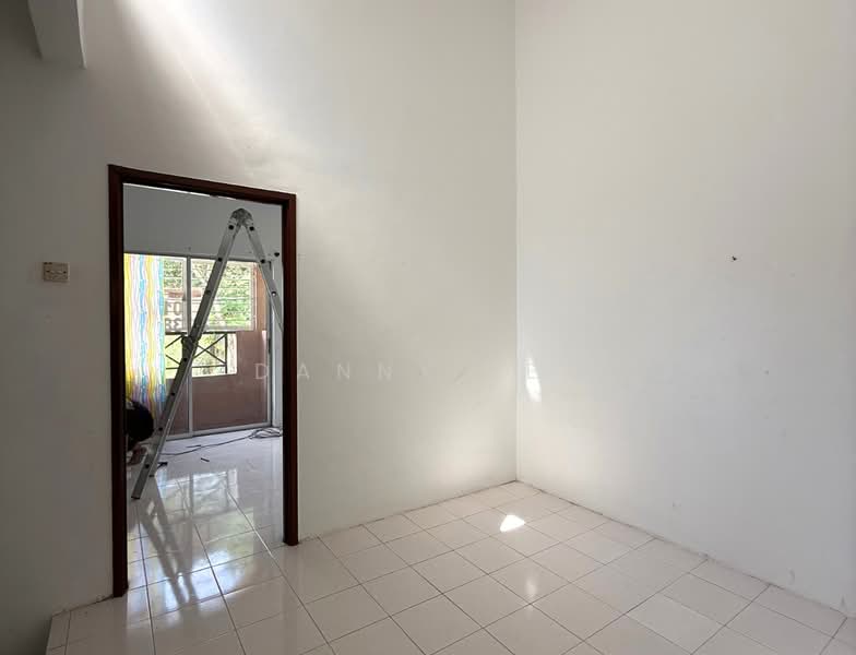 Rumah Teres 2 Tingkat untuk Dijual di Taman Puncak Jalil (Seri Kembangan) - Danny Lee - Interior - PropertyGuru.com.my