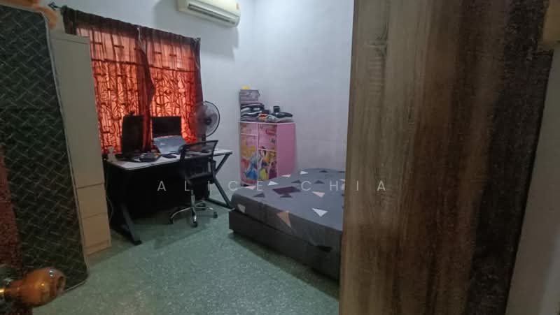 Rumah Teres 1.5 Tingkat untuk Dijual di Taman Melodies (Johor Bahru) - Alice Chia - Bedroom - PropertyGuru.com.my