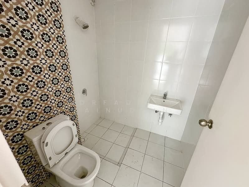 Semi-Detached House for Sale in Kuala Selangor (Selangor) - NORFADILAH ZAINUDDIN - Bathroom - PropertyGuru.com.my