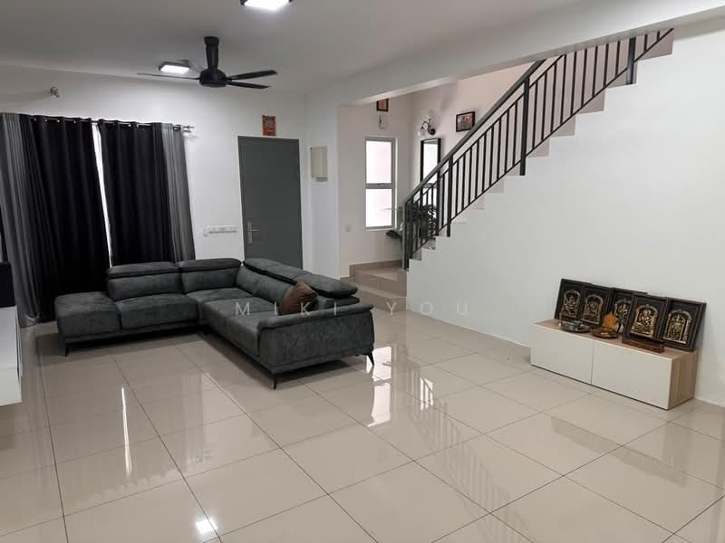 Rumah Teres 2 Tingkat untuk Dijual di Bandar Rimbayu (Telok Panglima Garang) - Miki You - Living Room - PropertyGuru.com.my
