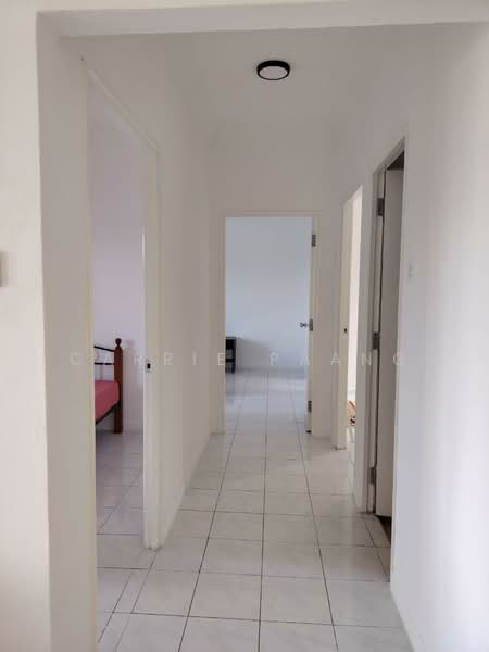 Pangsapuri untuk Dijual di SD Tiara Apartment - Carrie Paang - Corridor - PropertyGuru.com.my