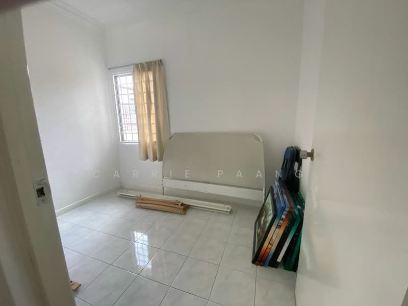 Pangsapuri untuk Dijual di SD Tiara Apartment - Carrie Paang - Bedroom - PropertyGuru.com.my